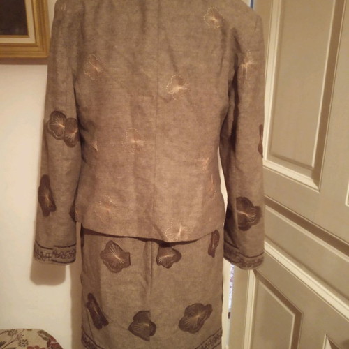 Dress with matching jacket decorated with fabric flowers and embroidery, size M