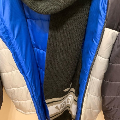 The North Face snow jacket like new, size M