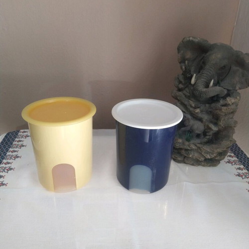 Tupperware canister set 1.25 lt like new, blue and yellow