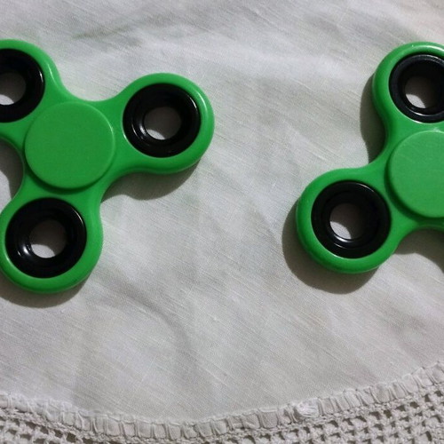 Set of 2 Fidget Spinners like new, green