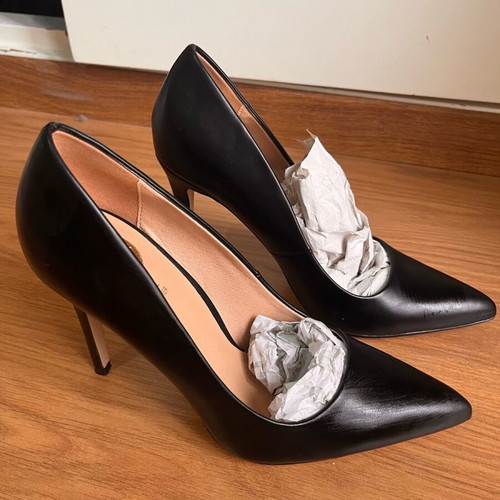 Exe black leather pumps like new, size 40