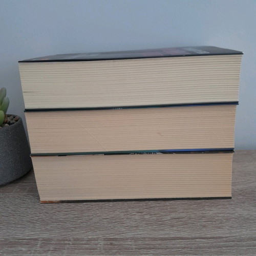 The Mesimvrinoi tis Zois trilogy by Mary Kontzoglou like new