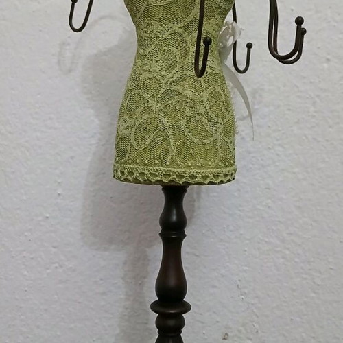 Inart green jewelry bust used for earrings