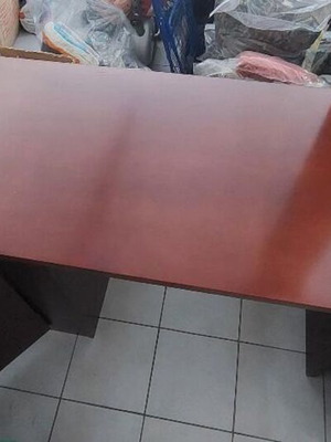 Γραφείο μεταχειρισμένο καρυδιά βαριά κατασκευή με αποθηκευτικούς χώρους