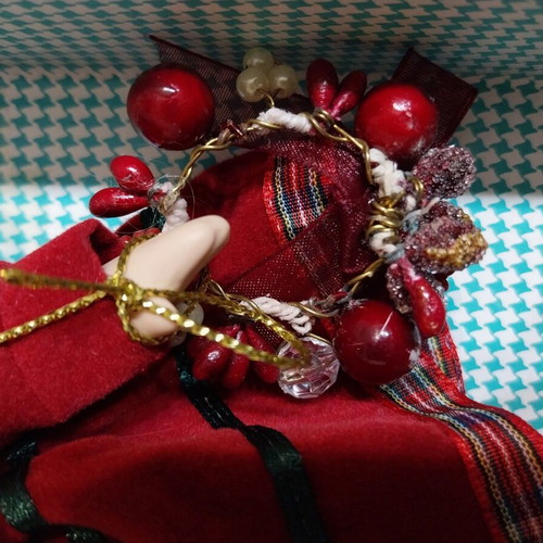 Victoria porcelain doll like new, limited edition with certificate