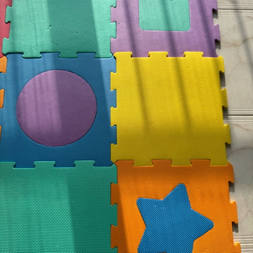 Children's floor puzzle used, 9 pieces, shapes
