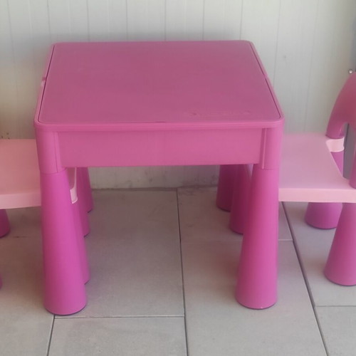 Playcity children's plastic table with 2 chairs, pink, storage space