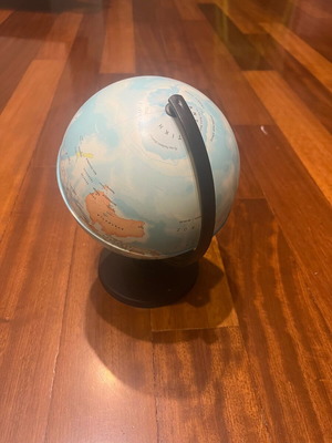 Globe like new