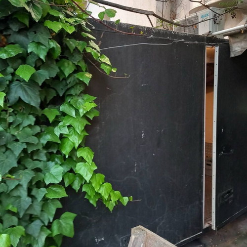 Container like new