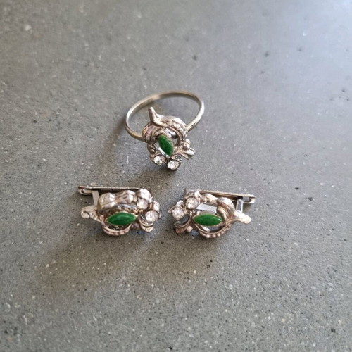 Jewellery set with green stones, steel, new