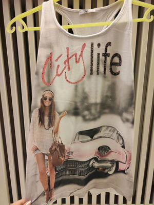 Ths Fashion women's sleeveless top like new, size M/L, white pink