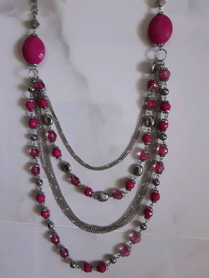 Silver necklace like new