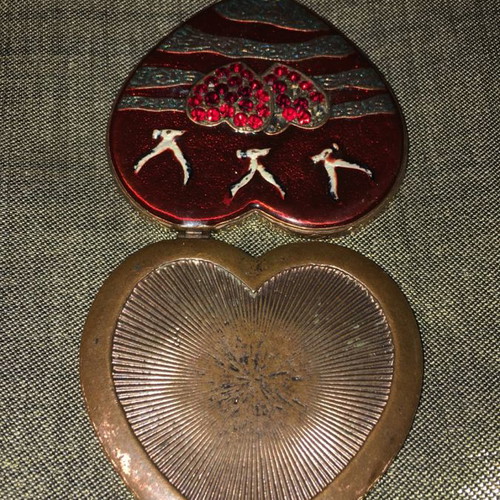 Bronze mirror with enamel used, for bag