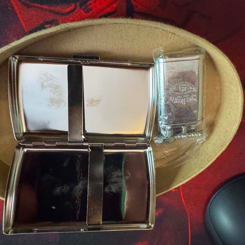 Nostalgia Gift Set tobacco case and trench lighter like new