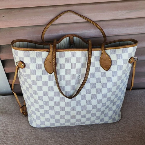 LV MM shoulder bag used, white
