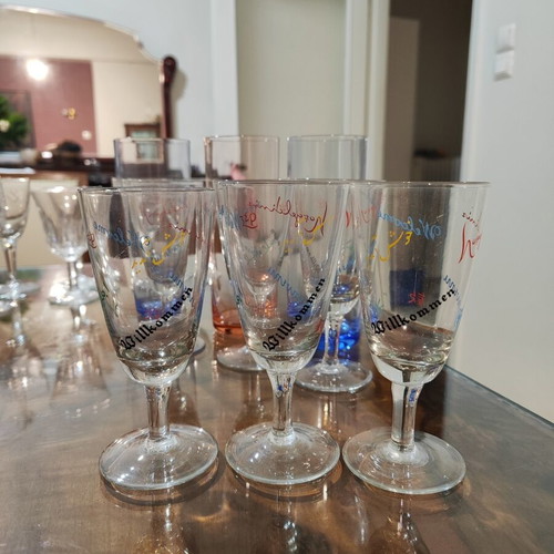 Drink glasses set like new, 6 small and 3 tall