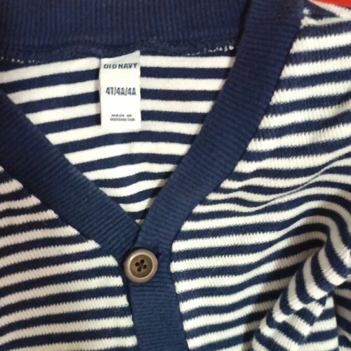 Autumn clothing set for 4-year-old boy, like new, 6 tops, wool cardigan, jean shirt