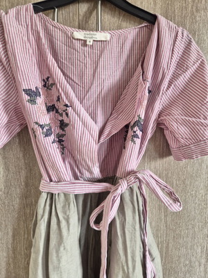 Madame Shou Shou short dress like new, size small, colorful