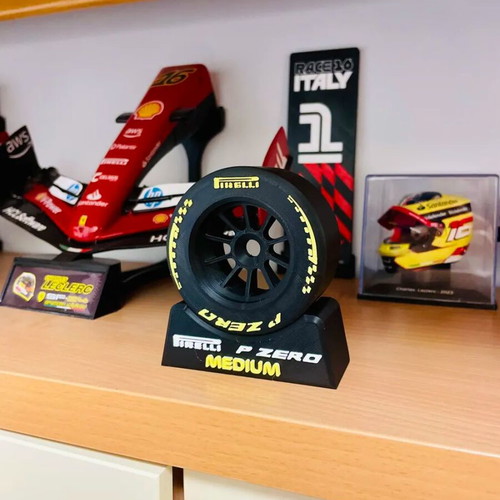 F1 Pirelli 2026 Decorative Tyre Set Hard Medium Soft