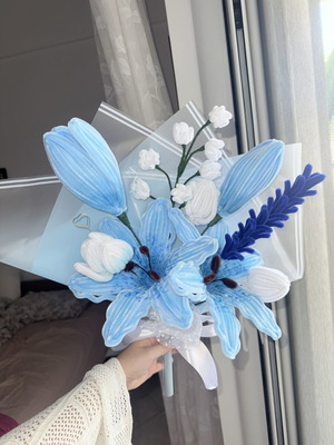 Handmade Lilium Flower Bouquet with Waterproof Wrapping
