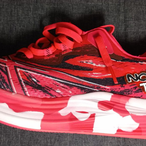 Asics Noosa Tri 15 Women athletic shoes new, size 39, Electric Red