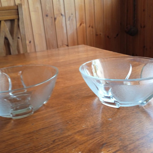 Glass bowls like new, set of two, 13 cm diameter