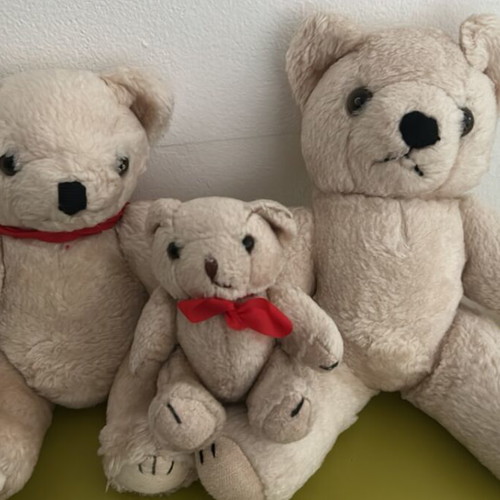 Plush bears like new