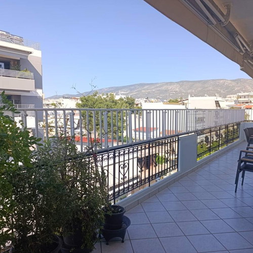 Balcony child safety railings used, white, 17m length