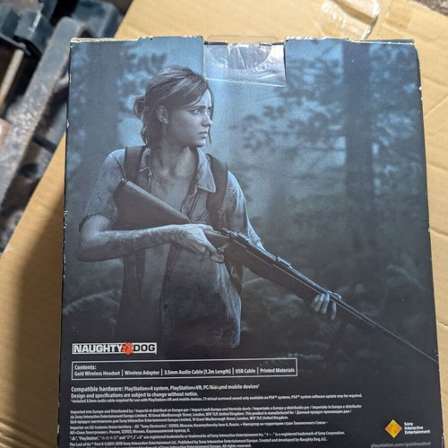 PS4 Gold Wireless Headset The Last Of Us Part 2 Limited Edition brand new
