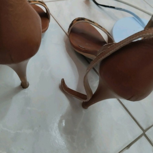 Sandal color tabba used size 39