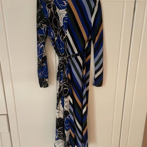 Diane von Furstenberg wrap dress XS like new, multicolor