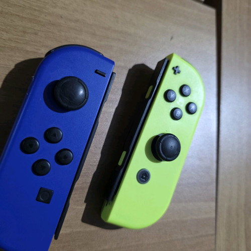 Joycons Nintendo Switch used authentic controllers