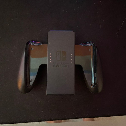 Nintendo Switch like new with 4 games and travel case