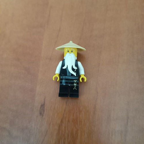 LEGO Ninjago Sensei Wu minifigure like new, black robe