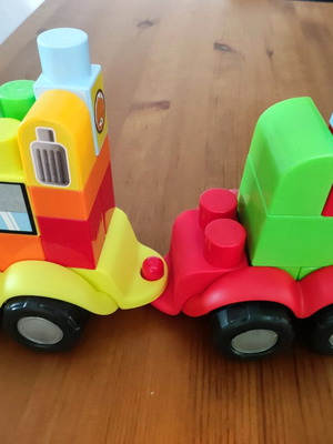 Εκπαιδευτικό παιχνίδι τρένο με τουβλάκια Ecoiffier σαν καινούργιο