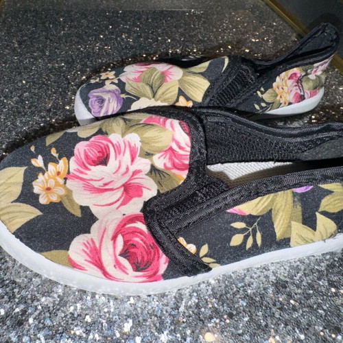 Sanrio floral kids espadrilles like new, size 24