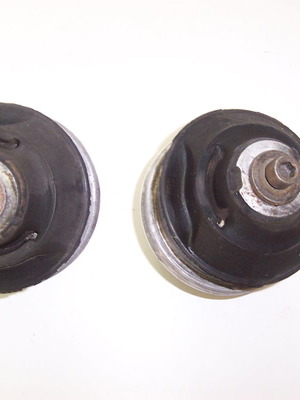 Έδραση βάση κινητήρα Mercedes 190E σετ μεταχειρισμένο γνήσια