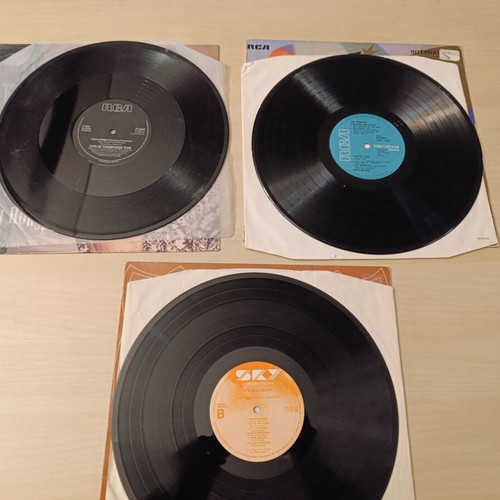 Set of 3 used vinyl records with Evelyn King, Jim Reeves and The Deep River Quartet
