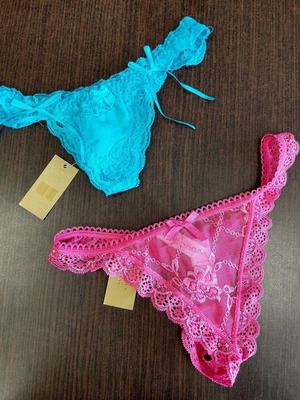 Γυναικεία κυλοτάκια στρινγκ Victoria's Secret καινούργια, πακέτο 2, one size
