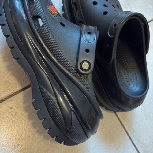 Crocs Mega Crush Clog women's sandals like new, size 40, black
