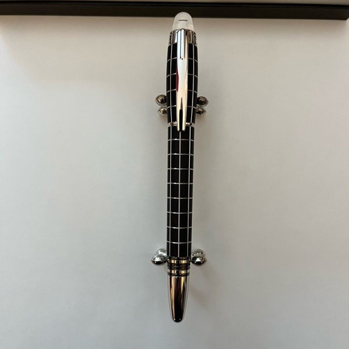 Montblanc roller pen new needs refill
