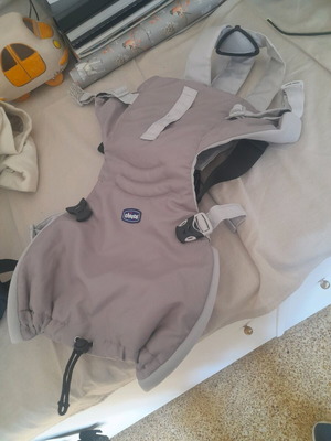 Chicco baby carrier like new in excellent condition
