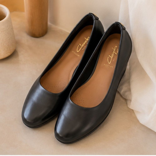 Clarks pumps size 41 new, genuine leather black
