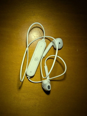 Bluetooth neckband handsfree white like new
