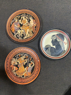 Ceramic decorative plates used, set of 3 pieces