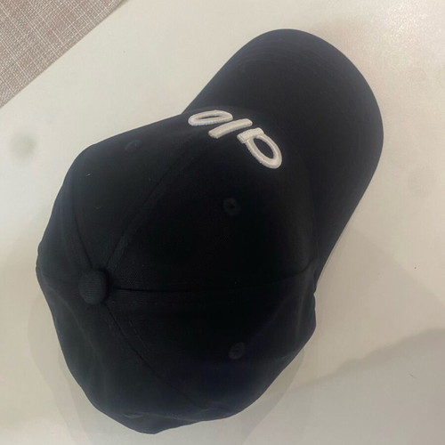 Gucci hat black like new, size M