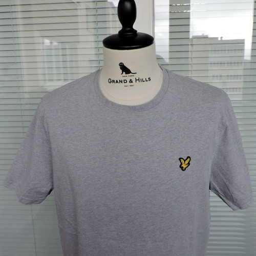 Lyle and Scott men's grey round neck T-shirt like new, size large