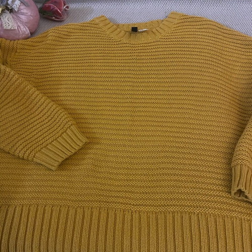 Mustard fall pullover like new, size M