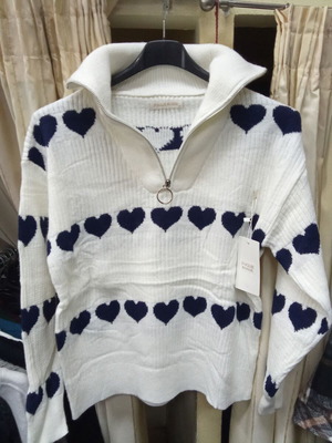 Women's half-zip sweater with hearts new, one size