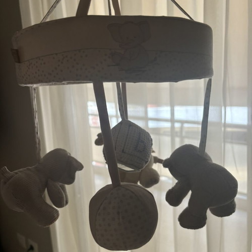 Musical rotating baby mobile like new